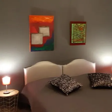 Chambres D'hotes La Gondromiere Bed & Breakfast