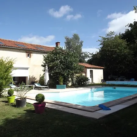 Chambres D'hotes La Gondromiere 2*