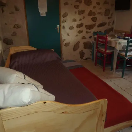 Chambres D'hotes La Gondromiere Bed & Breakfast